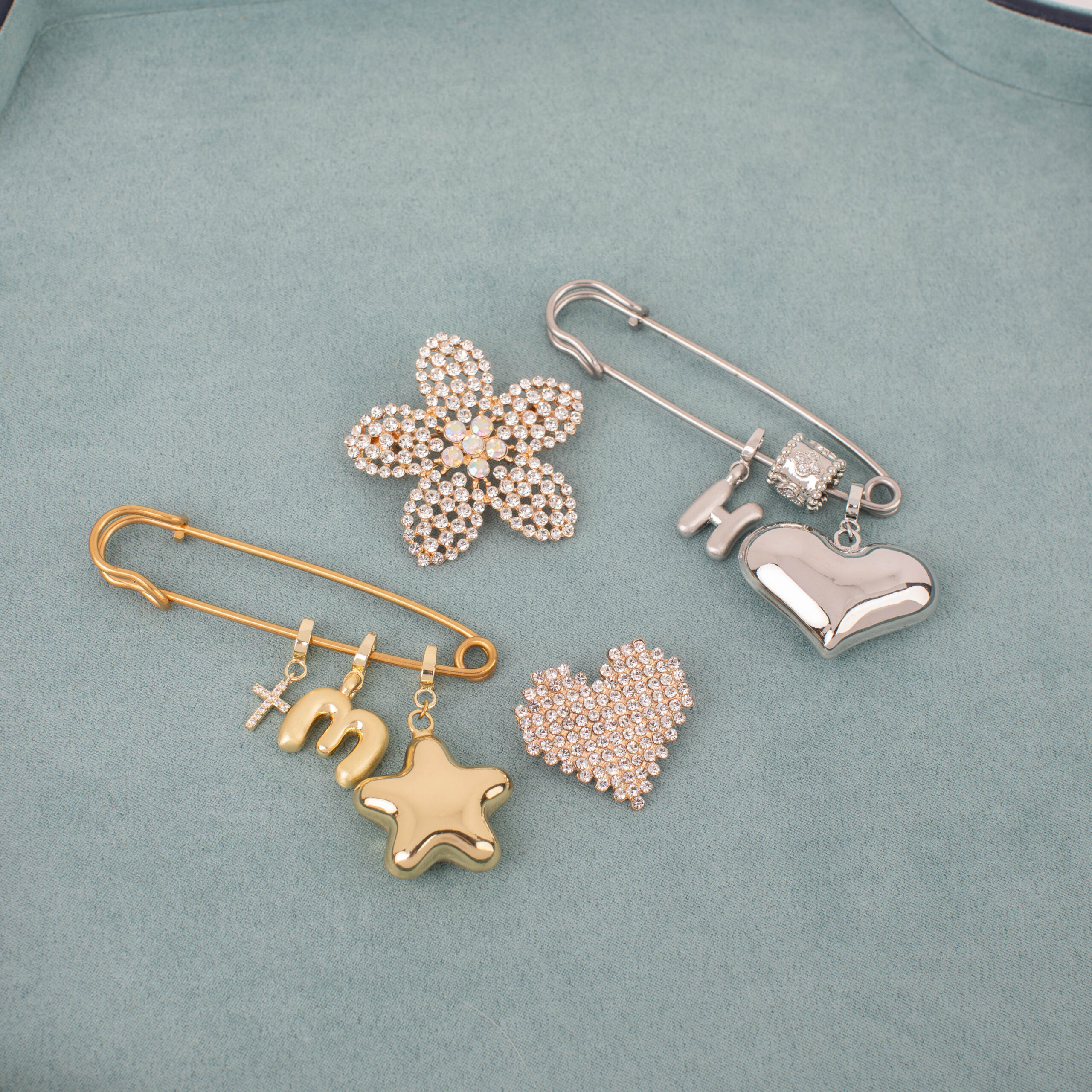 Brooches Are Back: Fresh Ways to Wear This Classic Jewelry Trend