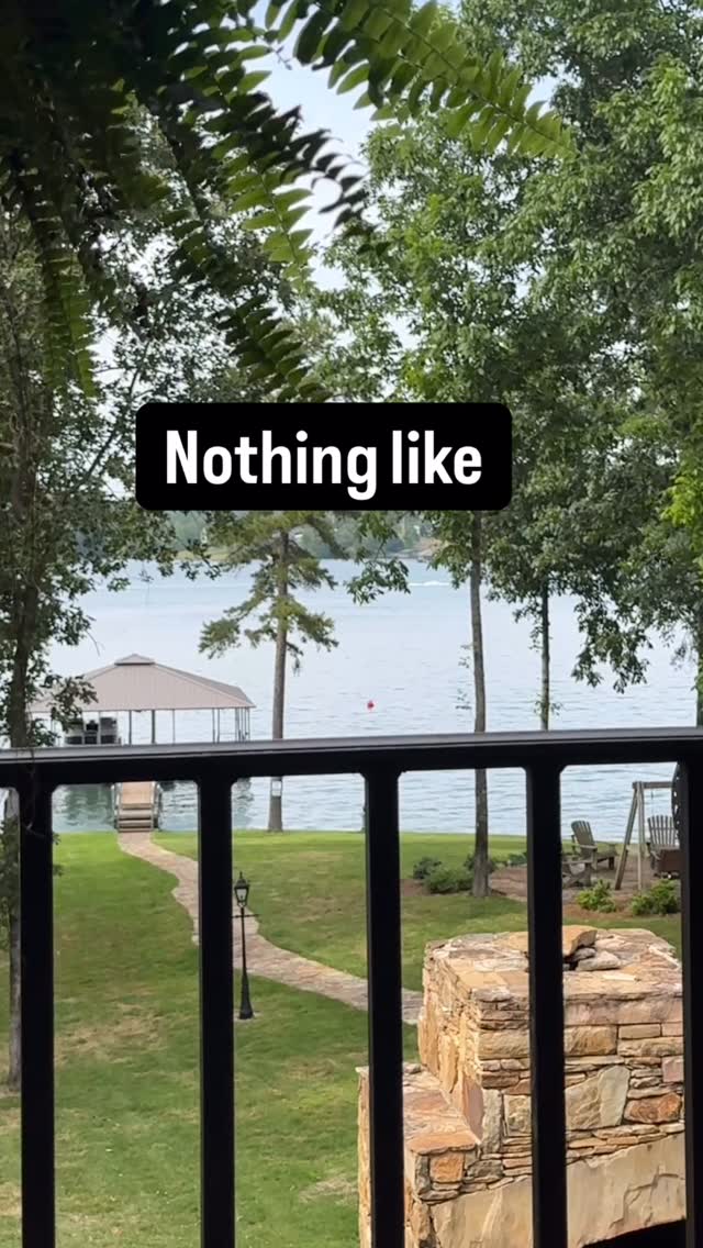 Nothing like a Saturday on Smith Lake 💙☀️Good music, lake breeze, and a little Sweet Home Alabama playing in the background just feels right.

Lake days really do hit different around here. 🌊